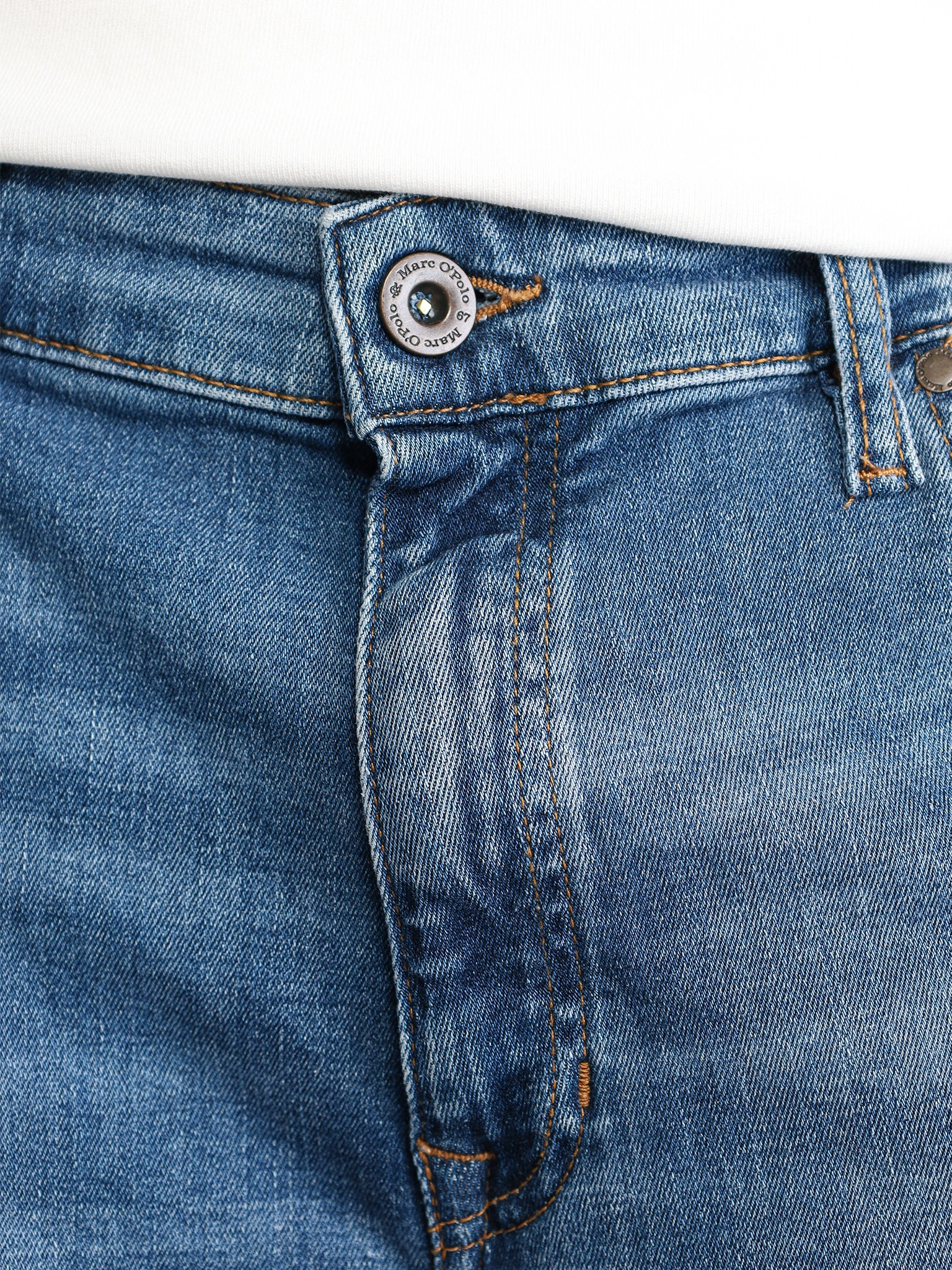 Джинсы классические голубого цвета из смесового хлопка